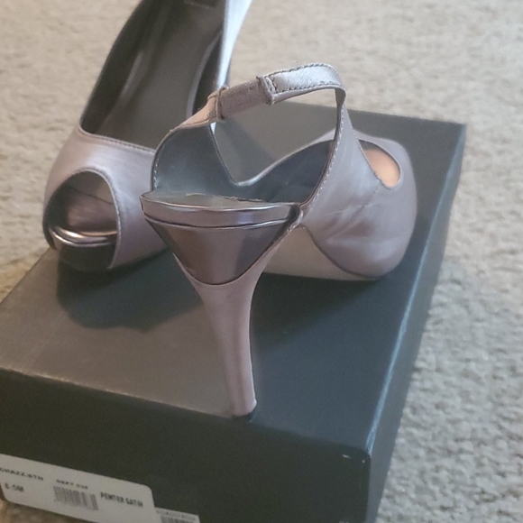Glint 'Chazz' Pewter Satin Pump - Picture 6 of 8